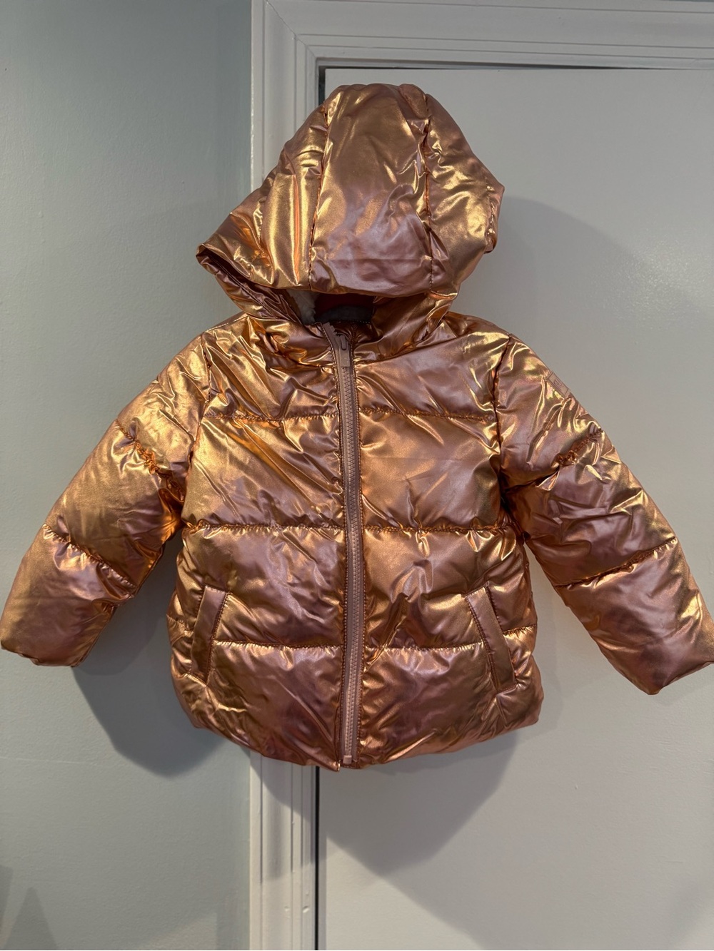 GAP Metallic Rose Gold Puffer Jacket with Hood white Sherpa inside 4T NWOT